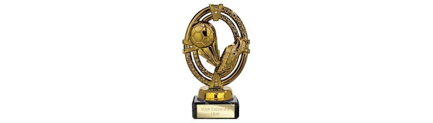 MAVERICK LEGEND FOOTBALL FOOTBALL LEGEND RESIN TROPHY - 5 SIZES - 12.5CM - 20CM